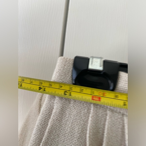 St. John 2 Piece Knit Cardigan Pant Set Sz4/6 - Picture 15 of 16